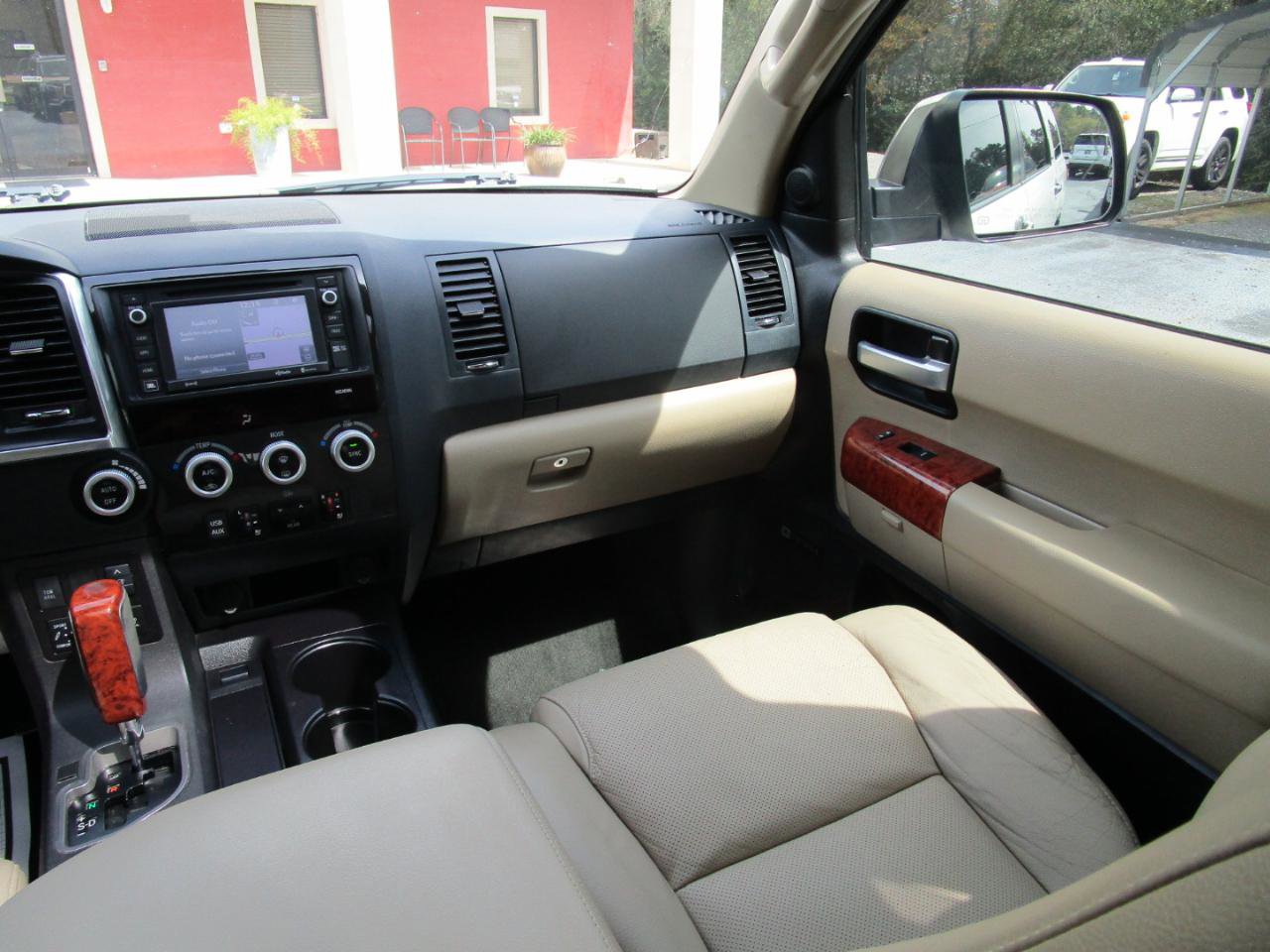 Used 2018 Toyota Sequoia Platinum RWD image 9