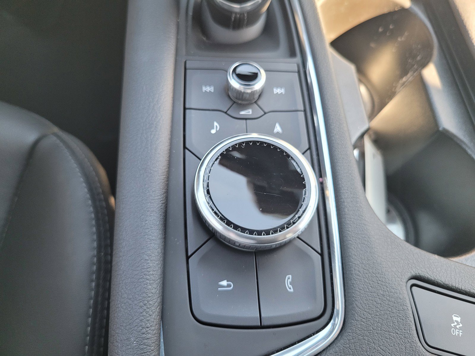 Used 2026 Cadillac XT5 Premium Luxury w/ Driver Assist Package FWD image 23