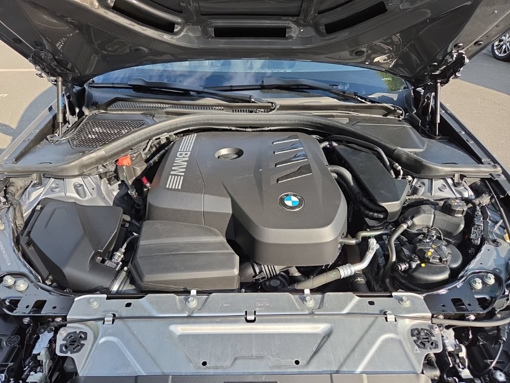 Used 2025 BMW 330i xDrive Sedan AWD/4WD image 45