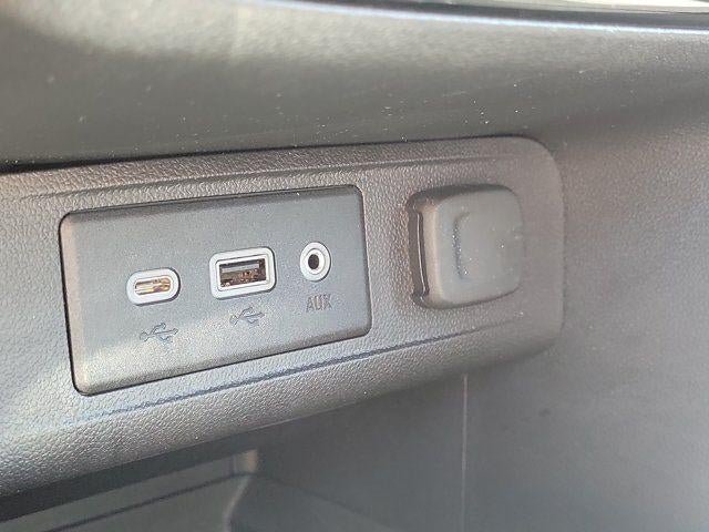 Used 2023 Buick Encore GX Essence w/ Experience Buick Package FWD image 27