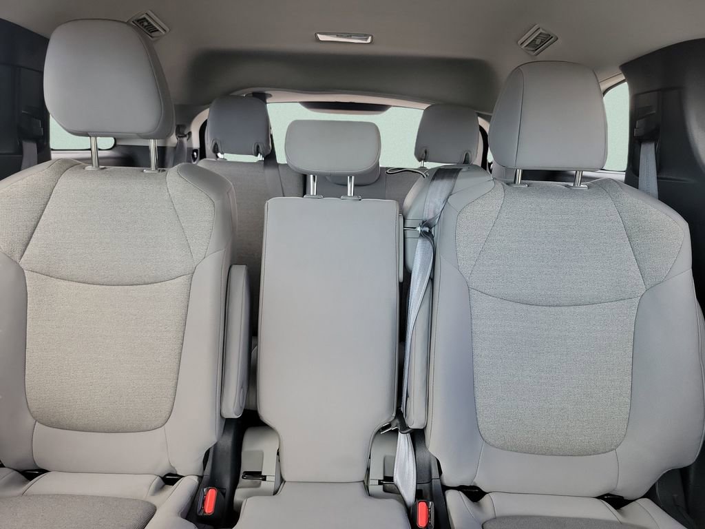 Certified 2025 Toyota Sienna LE image 13