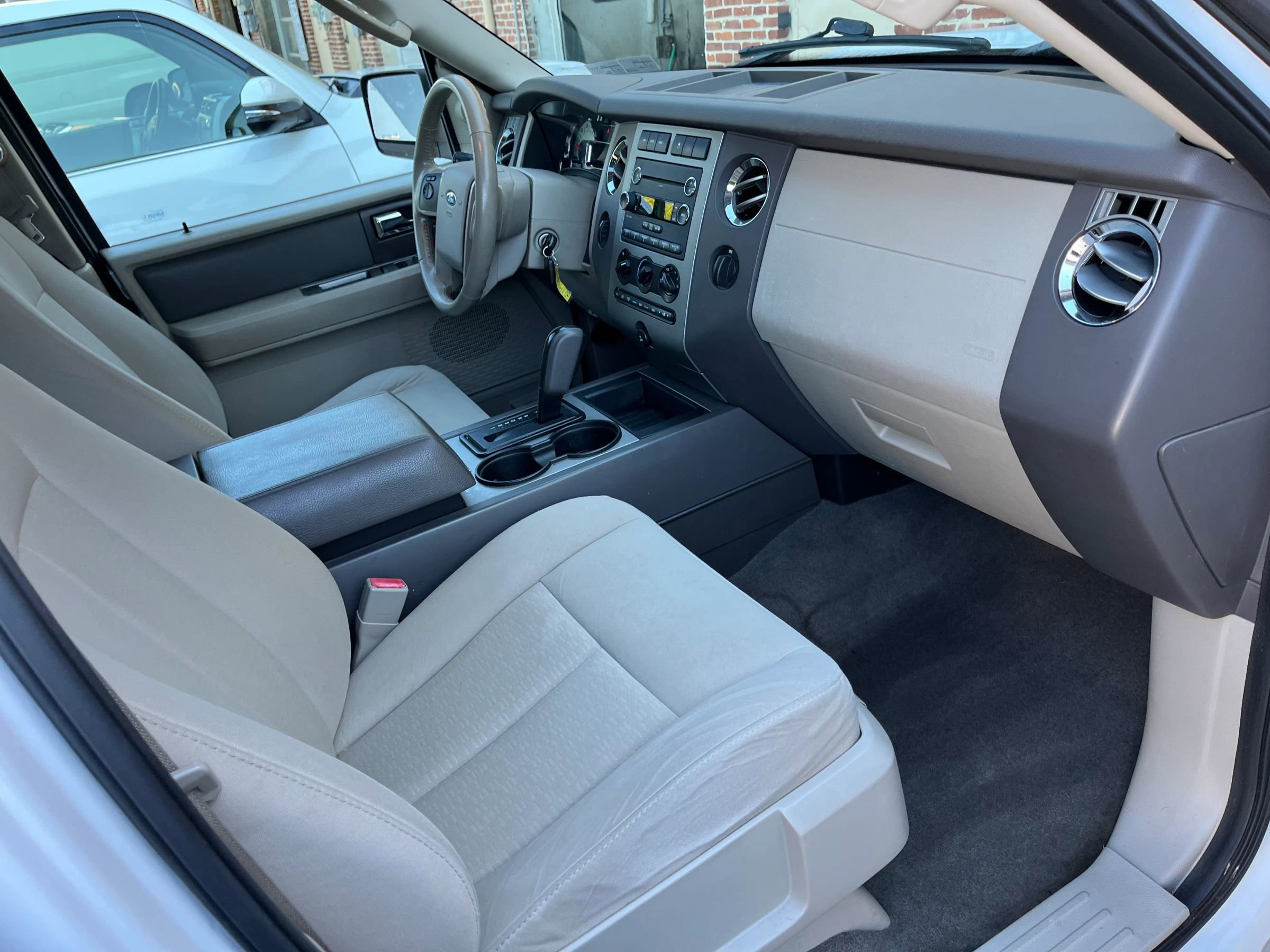 Used 2011 Ford Expedition XLT w/ HD Trailer Tow Pkg image 11