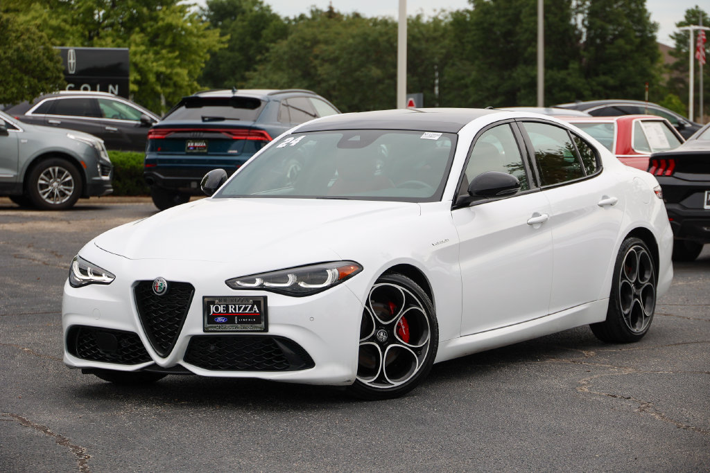 Used 2024 Alfa Romeo Giulia Veloce RWD image 18