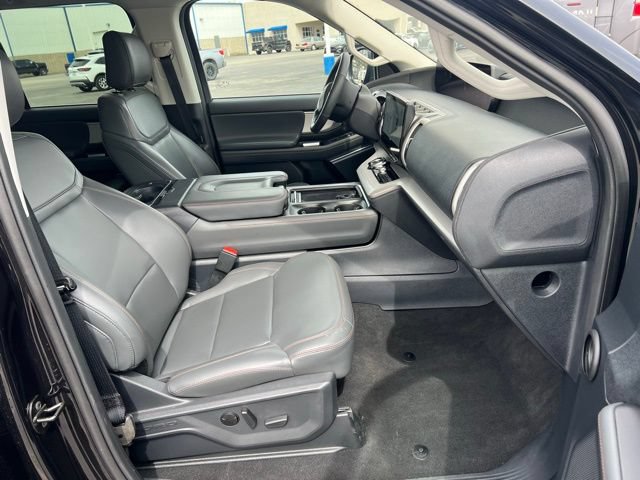 Used 2025 Ford Expedition Active AWD/4WD image 16