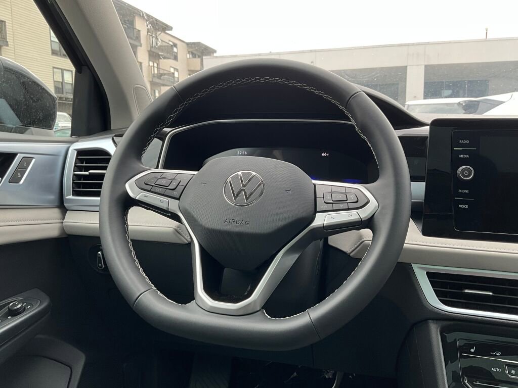 New 2025 Volkswagen Taos SE image 19