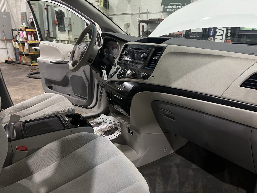 Used 2011 Toyota Sienna LE image 14