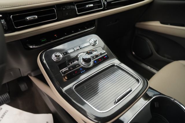 Used 2023 Lincoln Nautilus Reserve w/ Luxury Package image 29