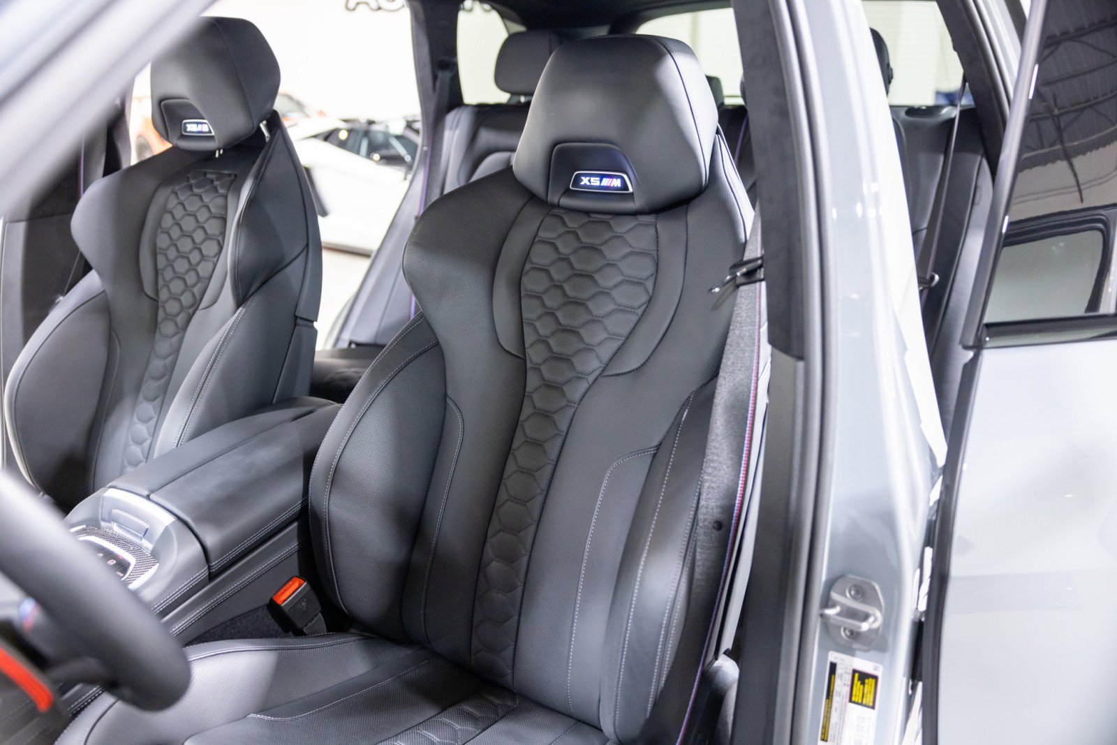 Used 2026 BMW X5 M Competition w/ Executive Package image 35