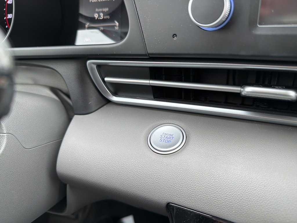 Certified 2023 Hyundai Elantra SEL w/ Preferred Accessory Package image 34