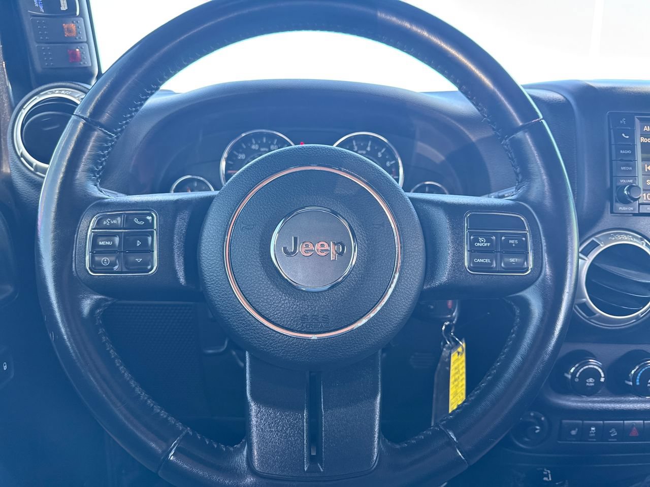 Used 2017 Jeep Wrangler Unlimited Rubicon w/ Cold Weather Group AWD/4WD image 15
