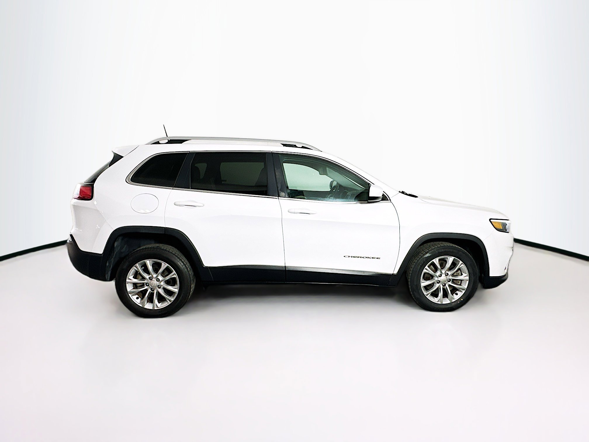 Used 2019 Jeep Cherokee Latitude w/ Popular Appearance Group image 10