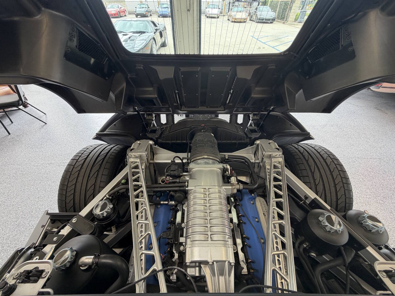 Used 2006 Ford GT RWD image 52