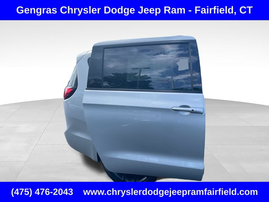 Certified 2024 Chrysler Pacifica Touring-L w/ S Appearance Package AWD/4WD image 25