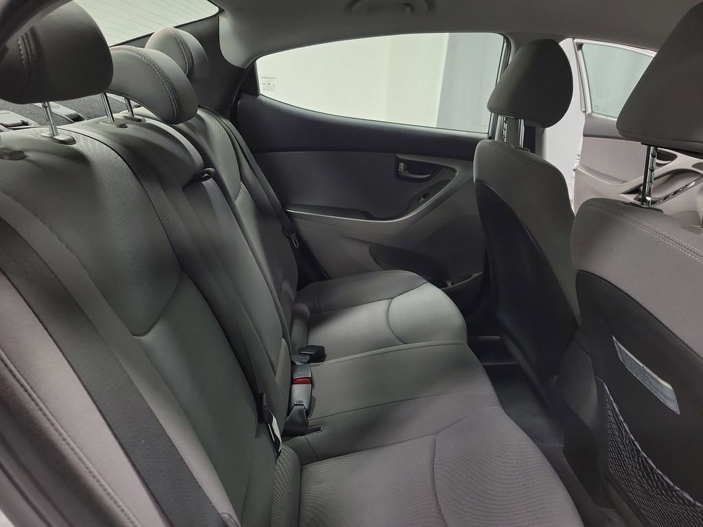Used 2014 Hyundai Elantra SE w/ Option Group 02 FWD image 22