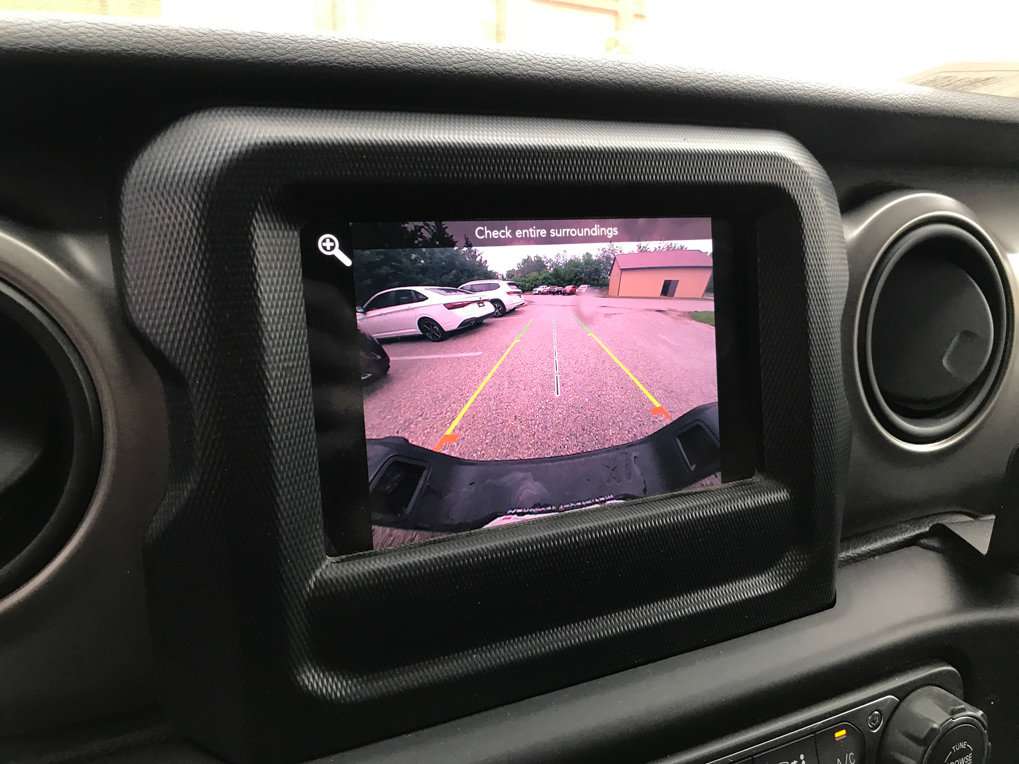 Used 2020 Jeep Gladiator Sport w/ Quick Order Package 24S AWD/4WD image 17