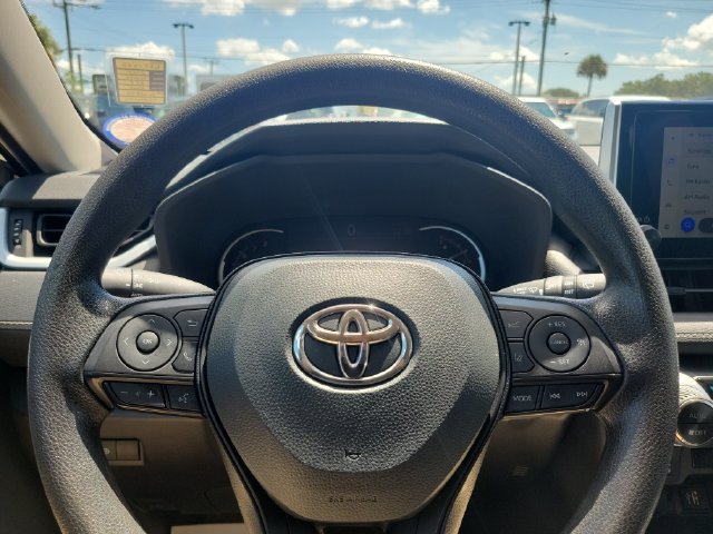 Used 2025 Toyota RAV4 XLE FWD image 20