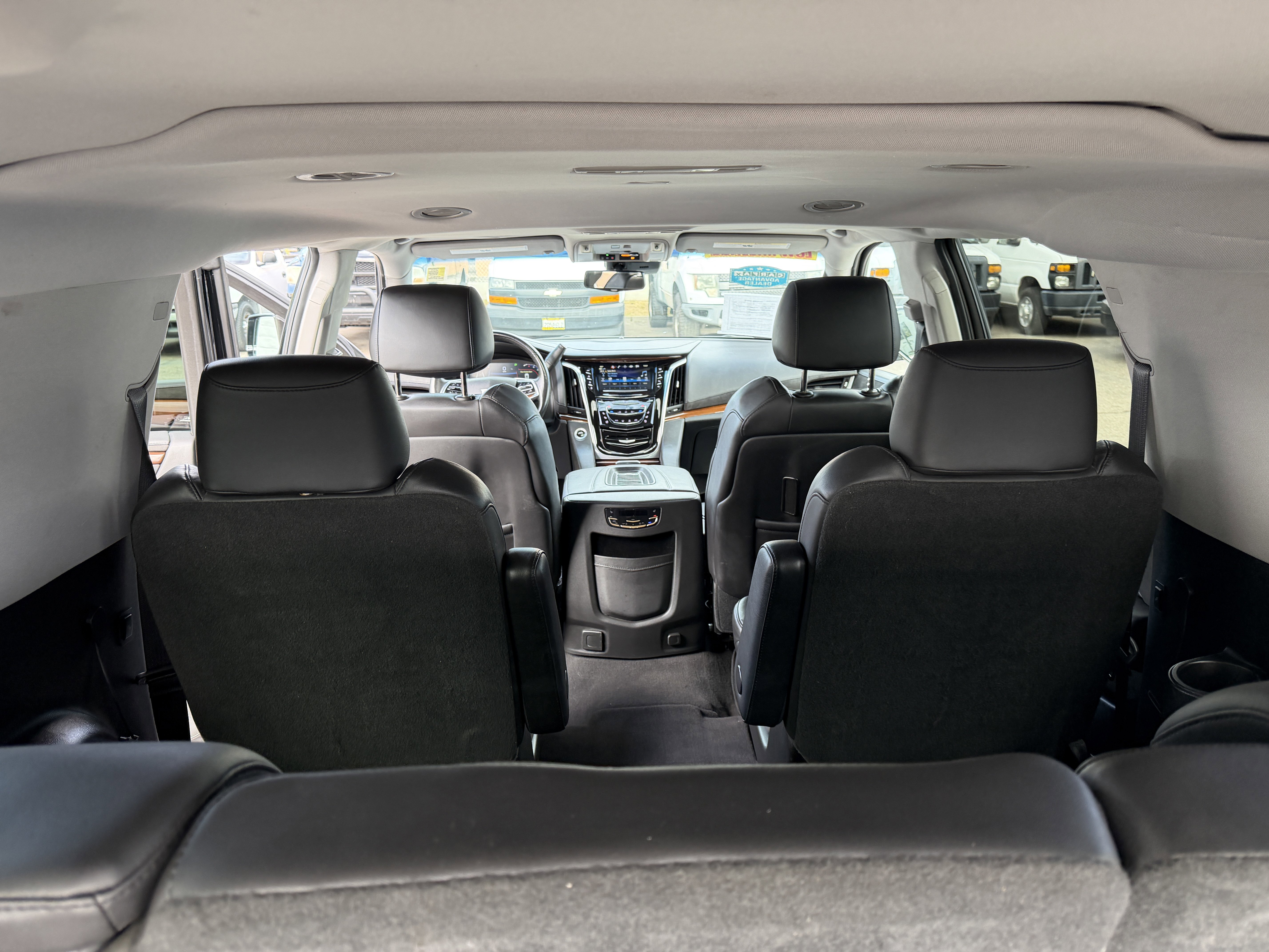 Used 2019 Cadillac Escalade ESV Luxury RWD image 11