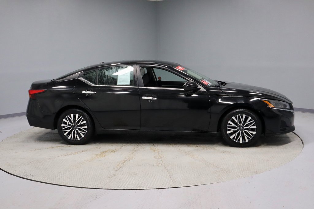 Used 2023 Nissan Altima 2.5 SV image 6
