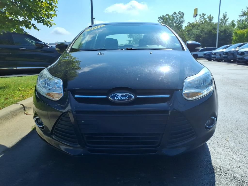 Used 2012 Ford Focus SE FWD image 2