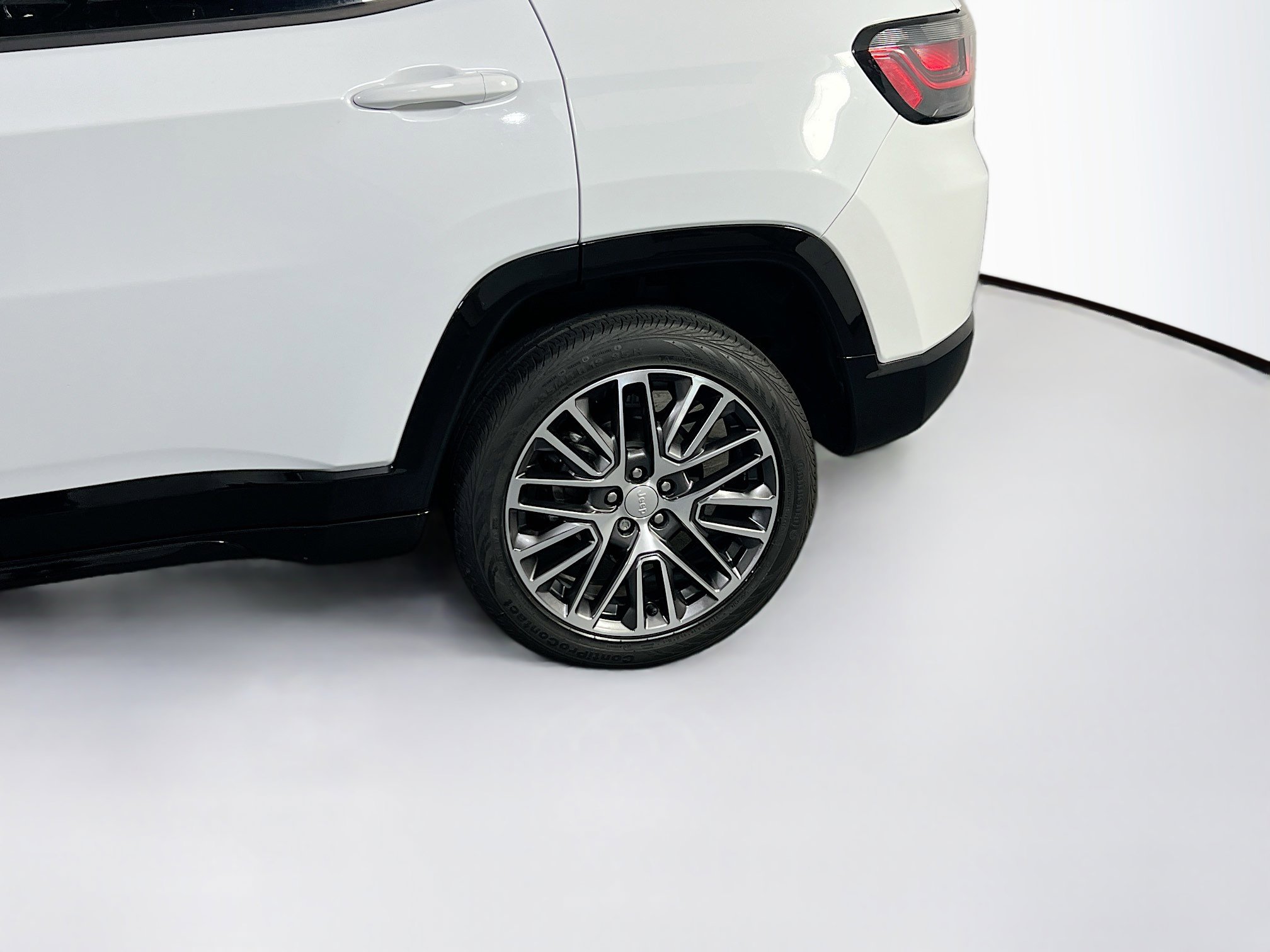 Used 2022 Jeep Compass Limited w/ Elite Group image 27