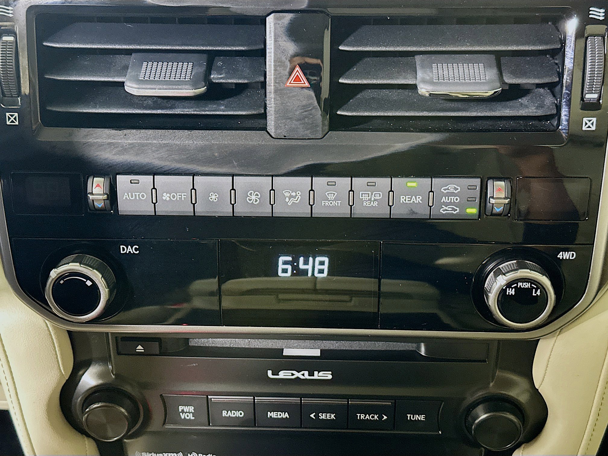 Used 2022 Lexus GX 460 Premium w/ Premium Package image 23