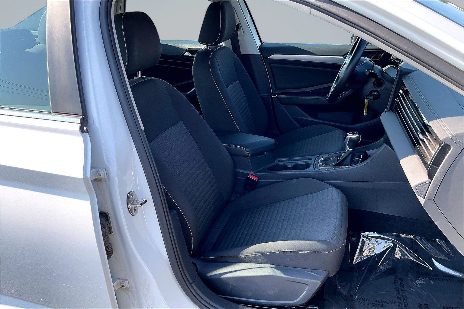 Used 2025 Volkswagen Jetta S FWD image 8