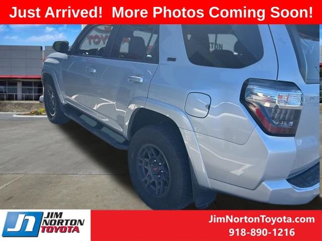 Used 2020 Toyota 4Runner SR5 image 6