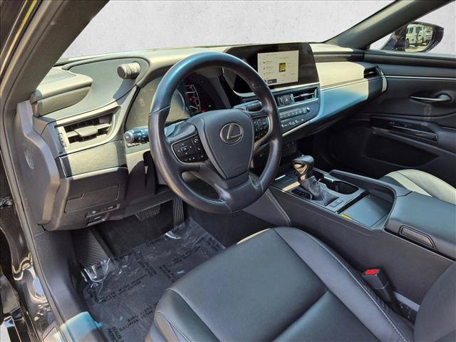 Used 2025 Lexus ES 300h w/ Premium Package FWD image 11