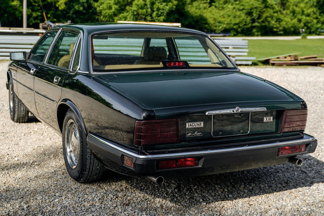 Used 1988 Jaguar XJ6 RWD image 4