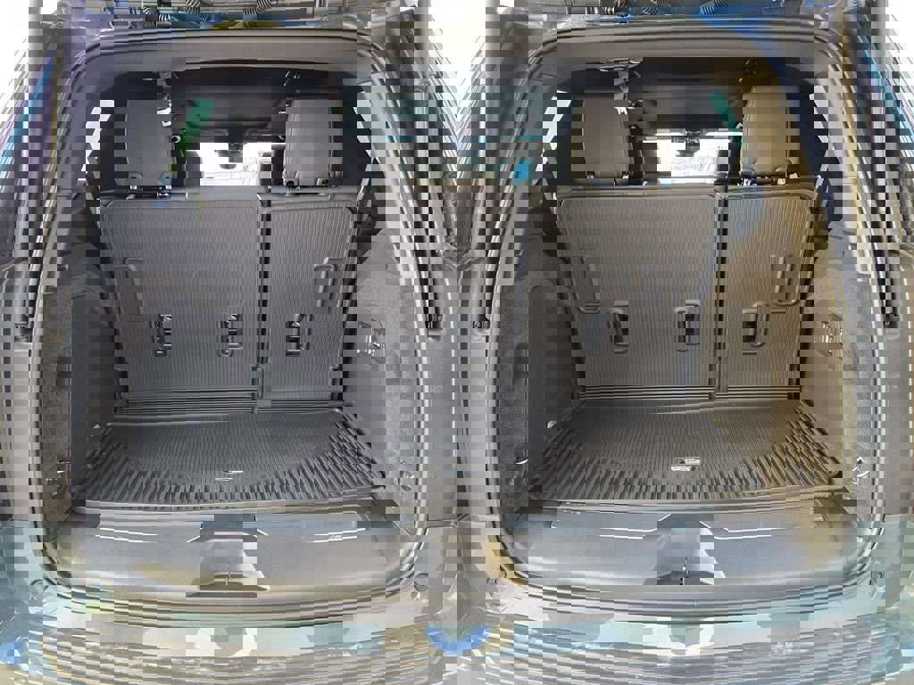 New 2026 Cadillac Escalade Luxury w/ LPO, Floor Liner Package image 33