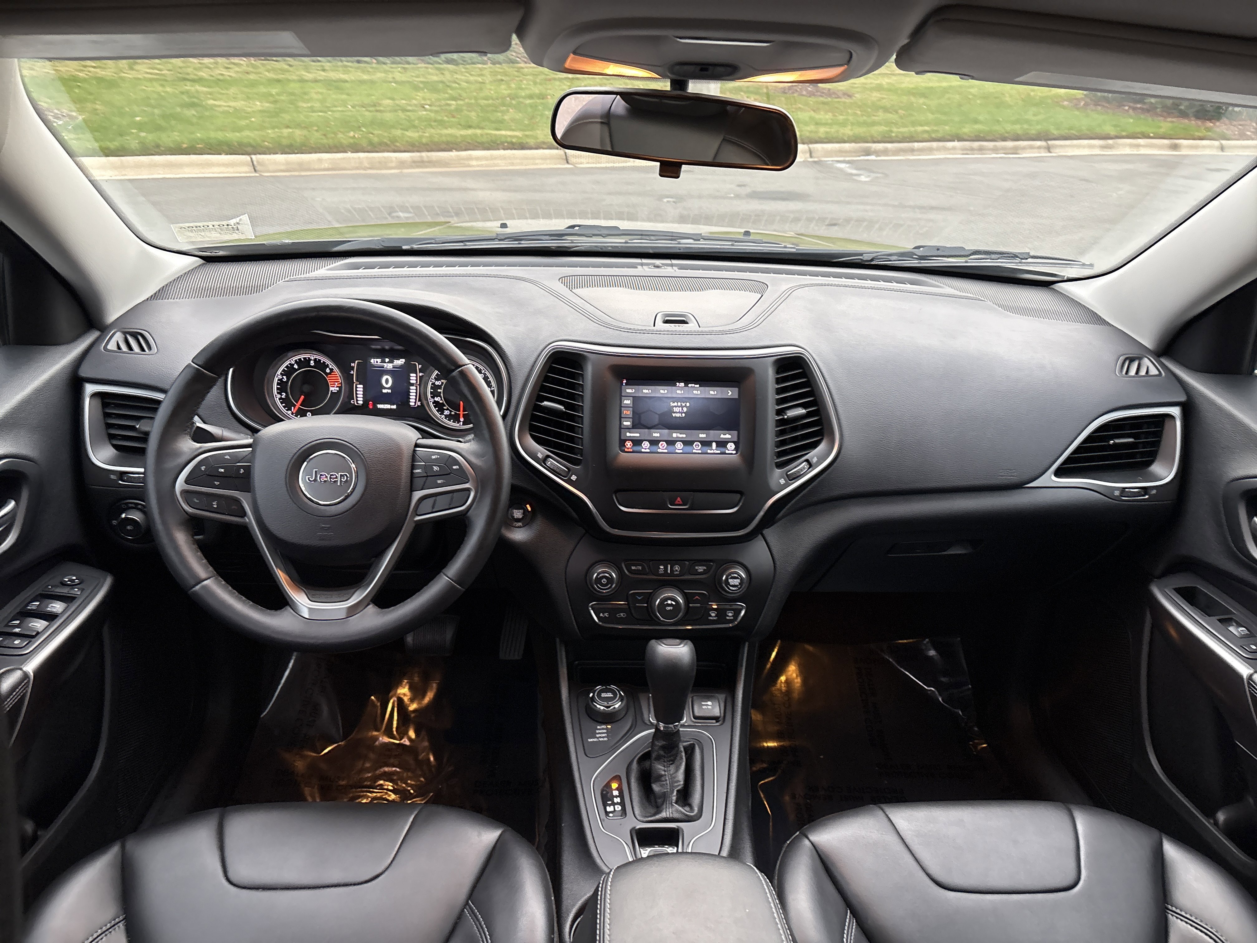 Used 2019 Jeep Cherokee Latitude Plus image 20