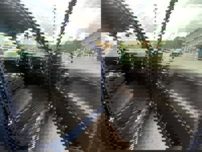 Used 2021 Chevrolet Silverado 1500 LT image 9