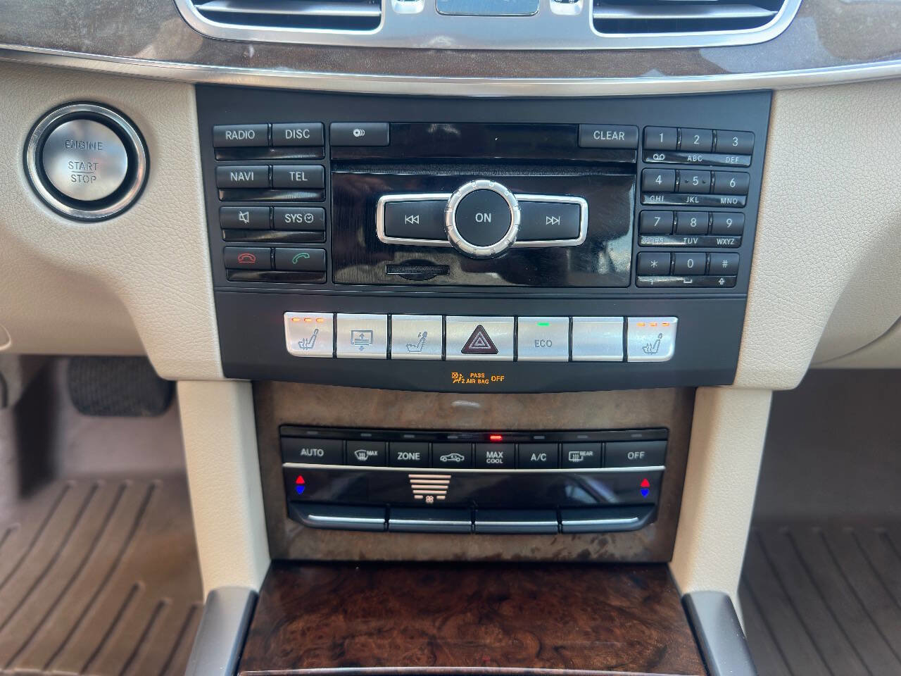 Used 2014 Mercedes-Benz E 350 4MATIC Sedan image 29