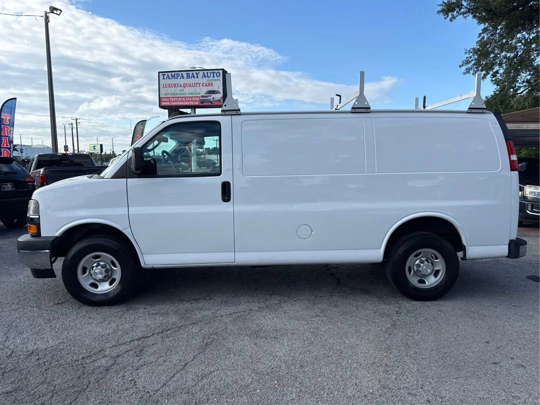 Used 2022 Chevrolet Express 2500 w/ Driver Convenience Package RWD image 8