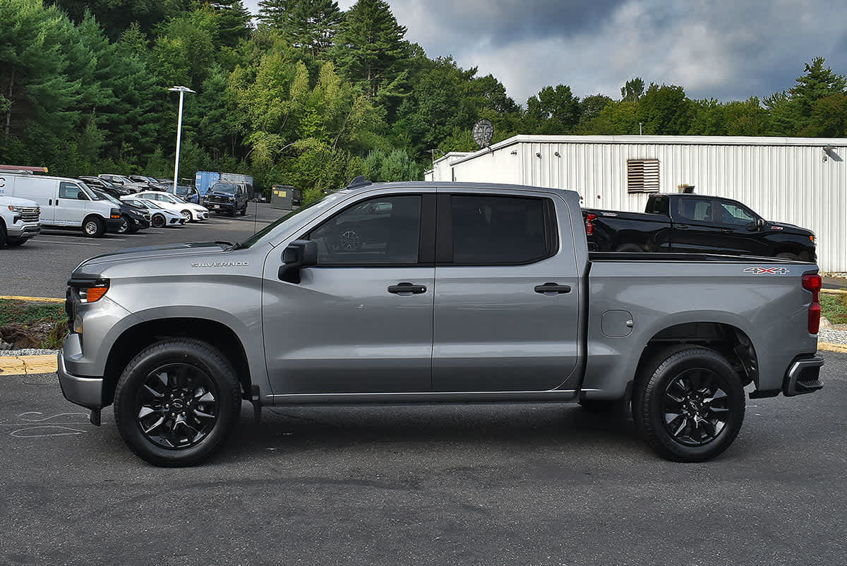Used 2023 Chevrolet Silverado 1500 Custom AWD/4WD image 4
