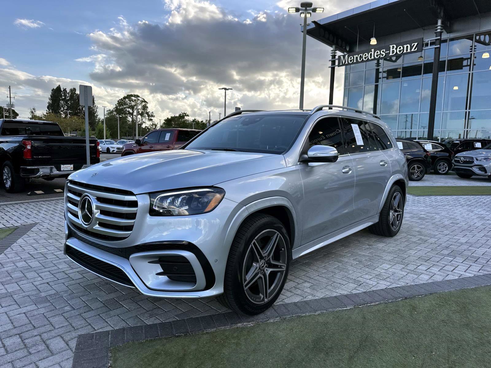 Certified 2025 Mercedes-Benz GLS 450 4MATIC image 7