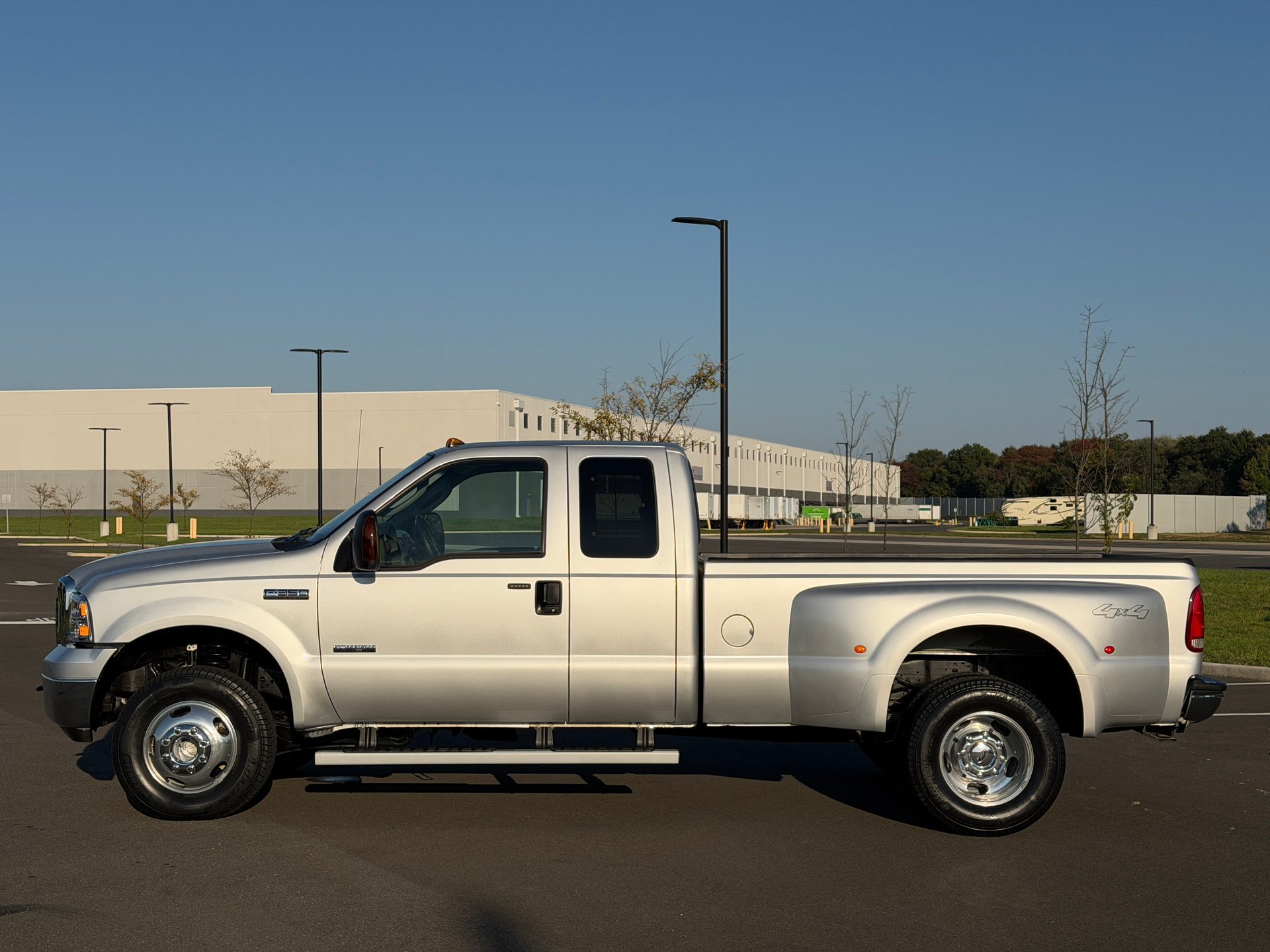 Used 2006 Ford F350 XL AWD/4WD image 4