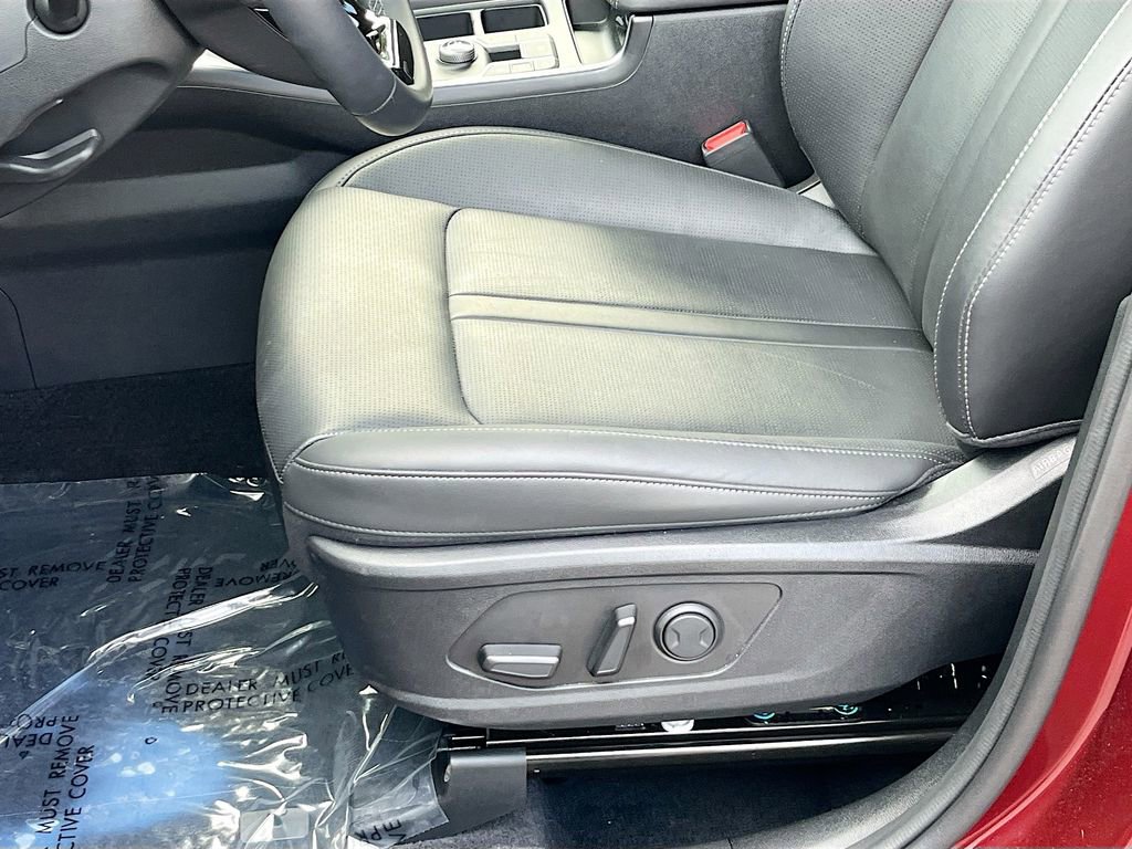 Certified 2025 Kia Sorento S w/ Panoramic Sunroof Package image 12