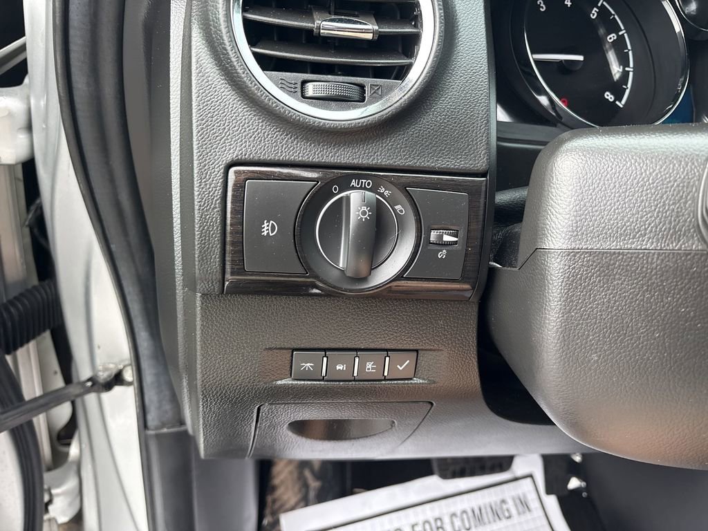 Used 2014 Chevrolet Captiva Sport LT FWD image 18