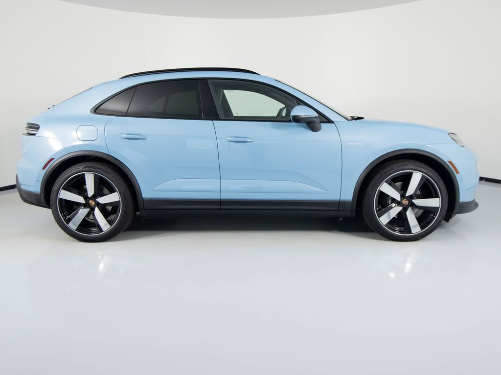 New 2026 Porsche Macan 4 Electric image 11