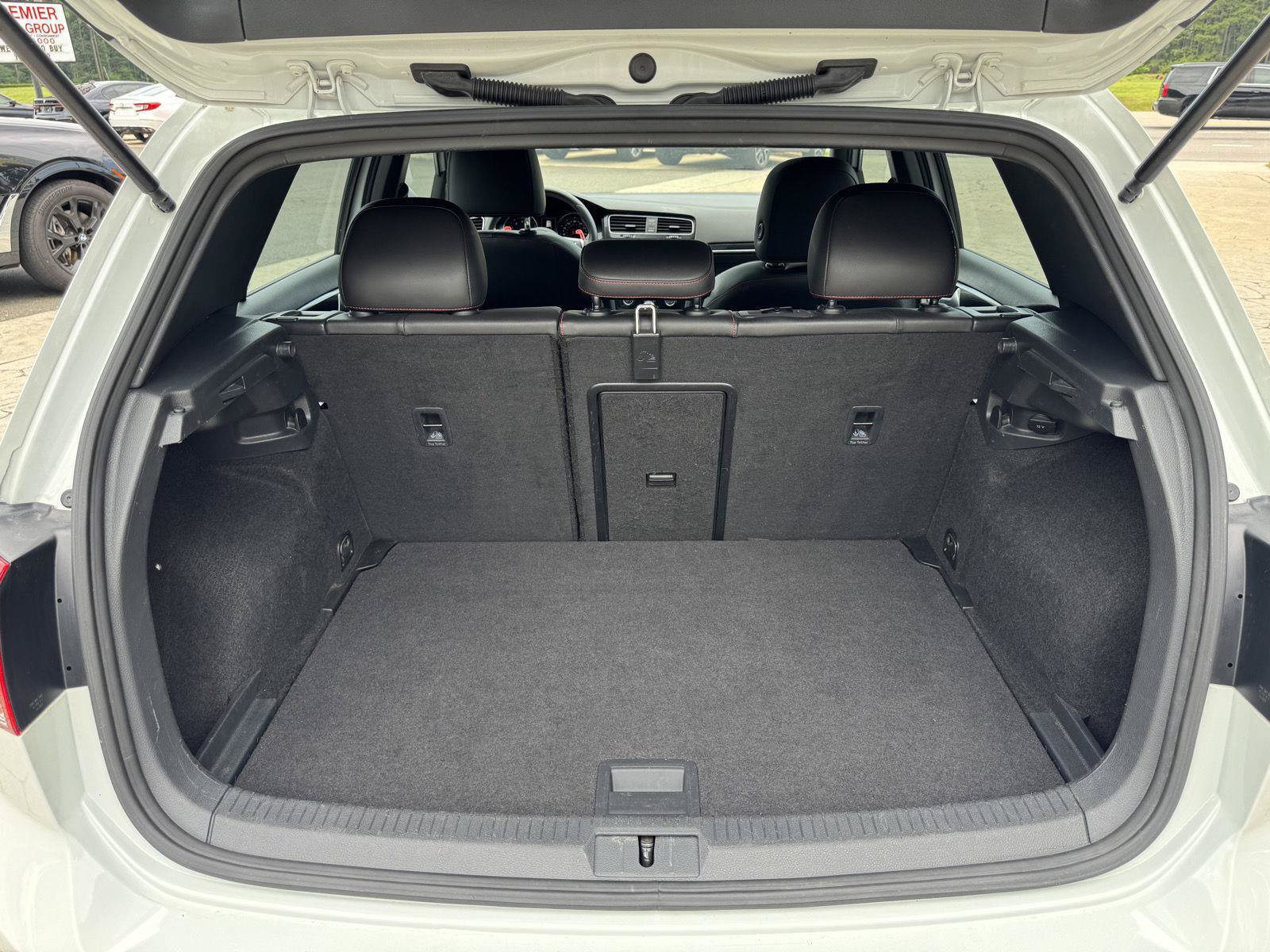 Used 2015 Volkswagen GTI SE FWD image 13