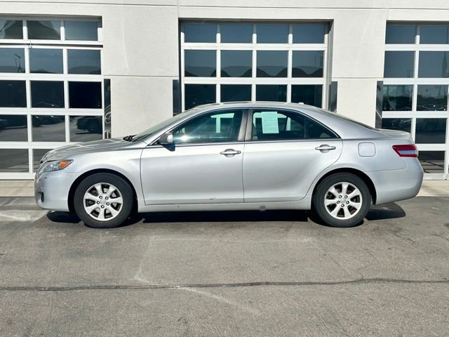 Used 2011 Toyota Camry LE w/ LE Extra-Value Pkg FWD image 3