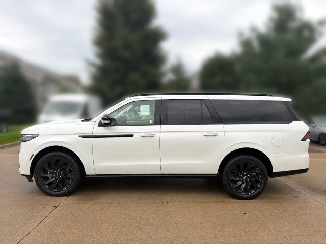 New 2027 Lincoln Navigator L Reserve w/ Jet Appearance Package AWD/4WD image 10