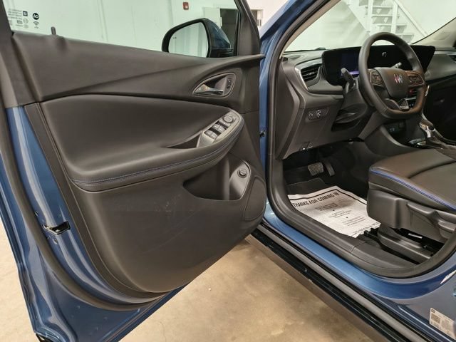 Used 2025 Buick Encore GX Sport Touring w/ Advanced Technology Package FWD image 9