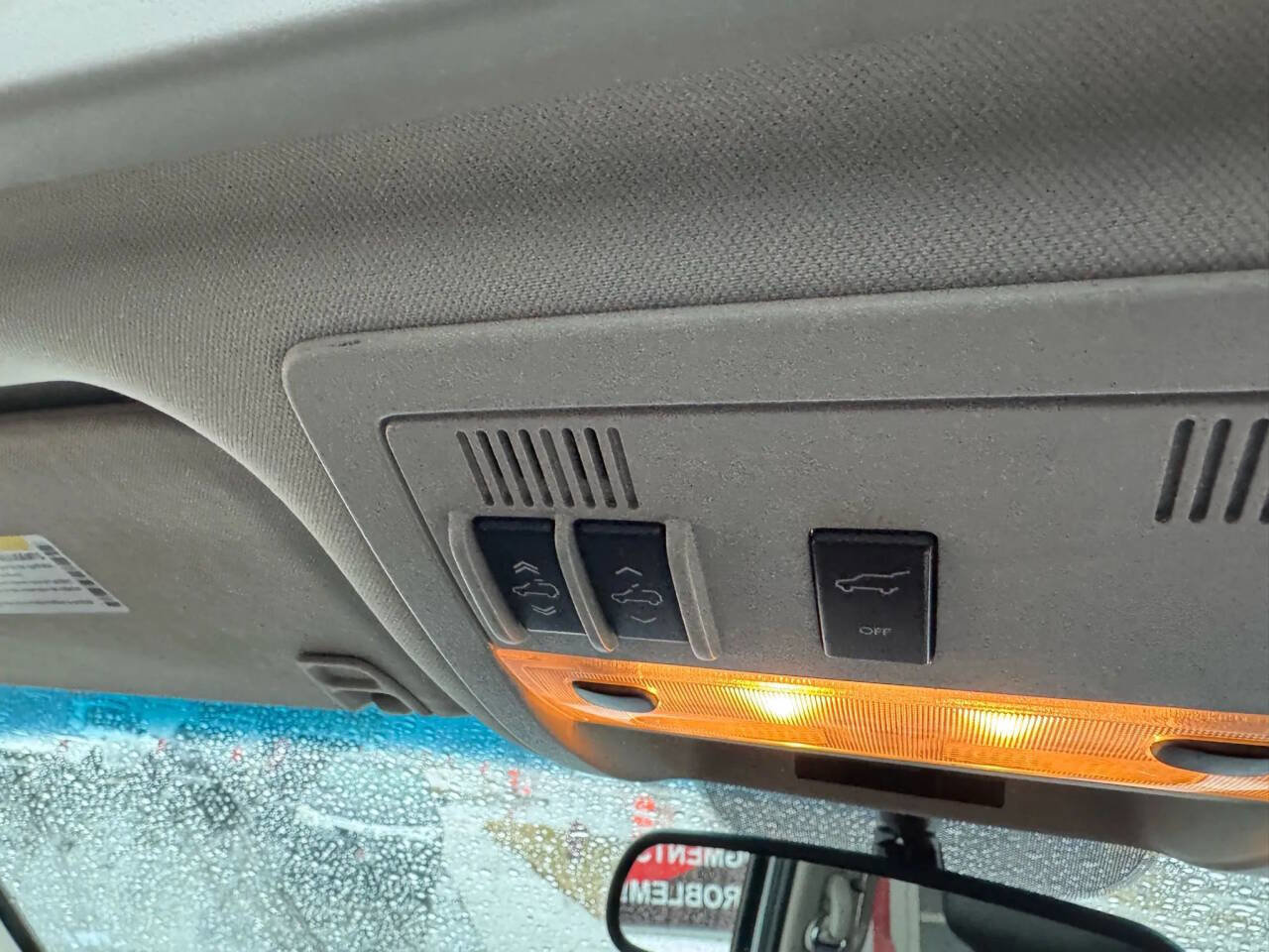 Used 2011 GMC Yukon Denali image 22