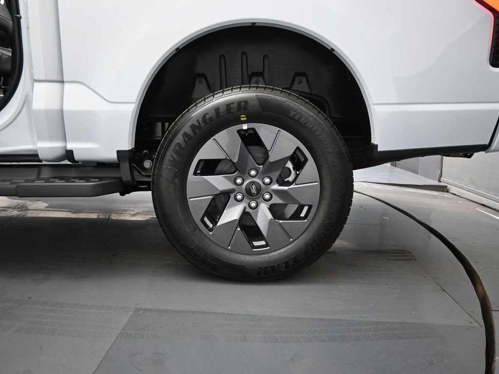 New 2025 Ford F150 Lightning Lariat image 23