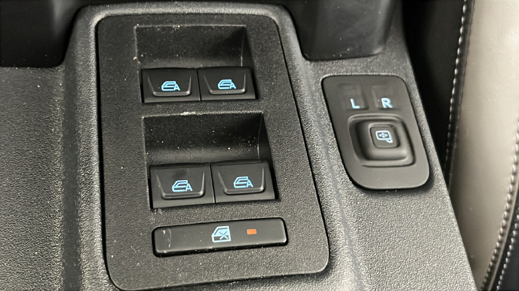 Used 2025 Ford Bronco Outer Banks w/ Sasquatch Package AWD/4WD image 33