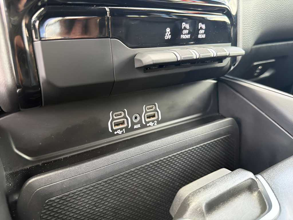 Used 2026 RAM 1500 Laramie AWD/4WD image 35