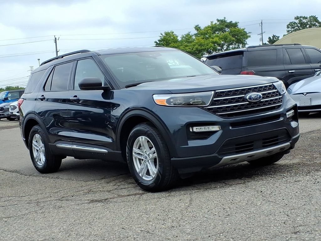 Certified 2023 Ford Explorer XLT w/ Equipment Group 202A AWD/4WD image 7