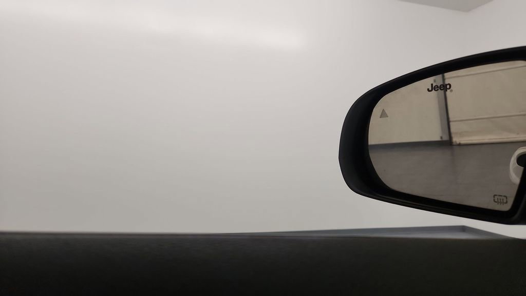 Used 2022 Jeep Compass Limited AWD/4WD image 19